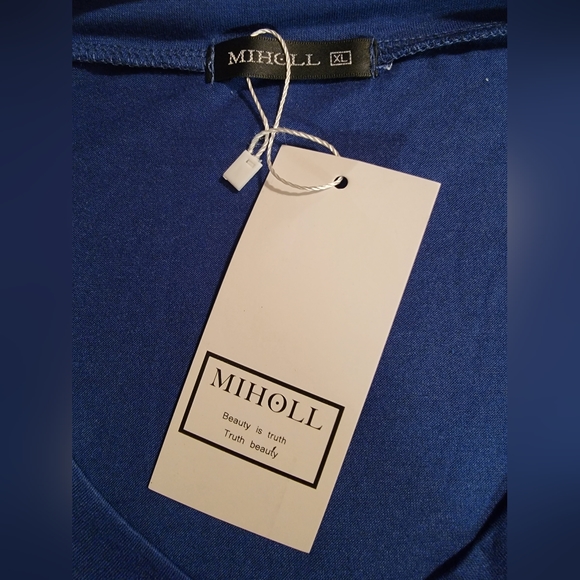 Miholl Short Sleeve V-Neck Shirt - Picture 3 of 8